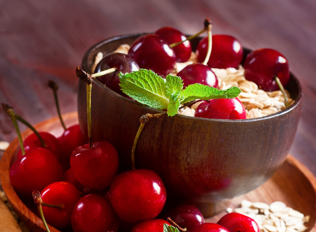 Обои картинки фото еда, вишня,  черешня, вишни, овсянка