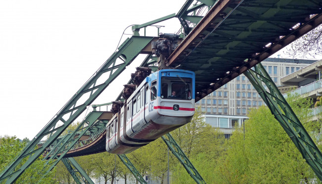 Обои картинки фото техника, монорельс, вагон, эстакада