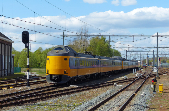 Обои картинки фото техника, электровозы, рельсы, состав, дорога, железная, локомотив