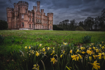 Картинка города -+дворцы +замки +крепости замок лужайка