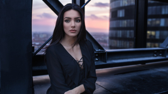 Обои картинки фото девушки, -unsort , брюнетки,  шатенки, взгляд, лицо