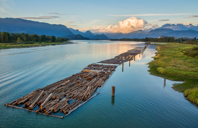 Обои картинки фото природа, реки, озера, плот, сплав, река, горы, небо