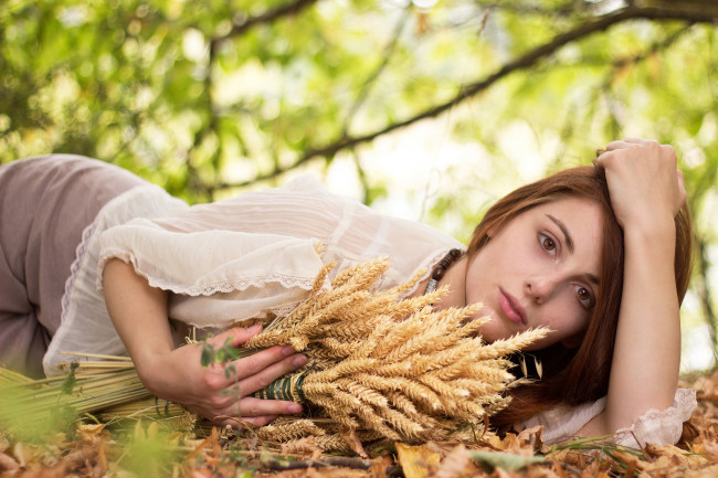 Обои картинки фото девушки, -unsort , брюнетки,  шатенки, взгляд, лицо