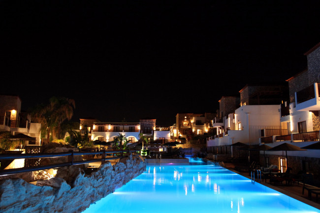 Обои картинки фото интерьер, бассейны,  открытые площадки, отель