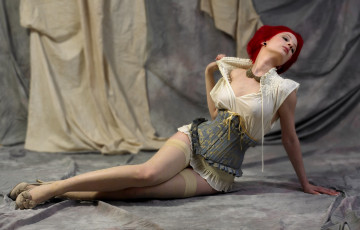 Картинка девушка+-+girl девушки -+рыжеволосые+и+разноцветные девушка женщина рыжая светлая тёмная сексуальная модель звезда позирует разная обувь верхняя стильная одежда нижнее эротическое бельё трусы лифчик колготки чулки аксессуары макияж и множество элементов на фотографии