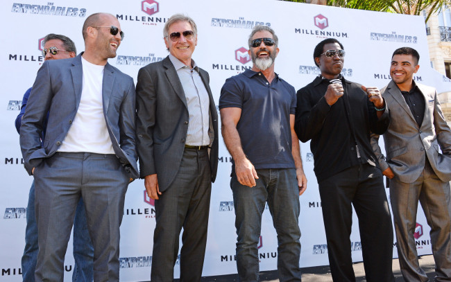 Обои картинки фото разное, знаменитости, джейсон, стэйтем, jason, statham, харрисон, форд, harrison, ford, мэл, гибсон, mel, gibson, уэсли, снайпс, wesley, snipes, виктор, ортис, victor, ortiz, неудержимые, третья, часть, боевик, триллер