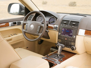 Картинка автомобили спидометры торпедо