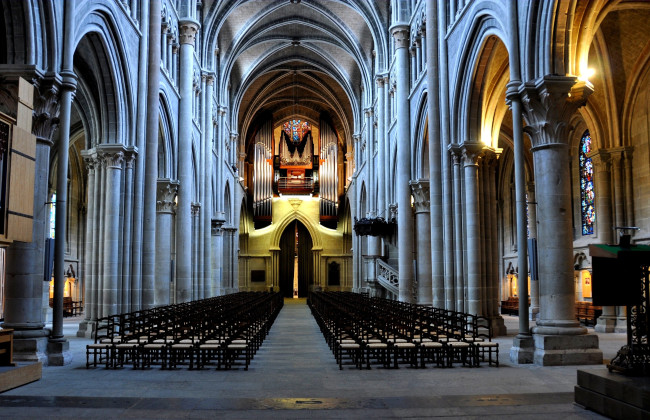 Обои картинки фото интерьер, убранство, роспись, храма, колонны, орган