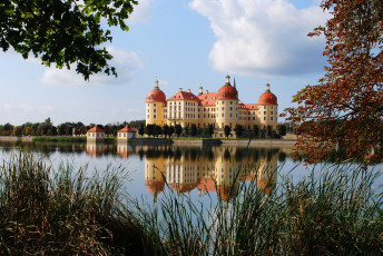 Картинка города дворцы замки крепости небо здания река