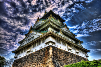 Картинка города замки Японии пагода тучи