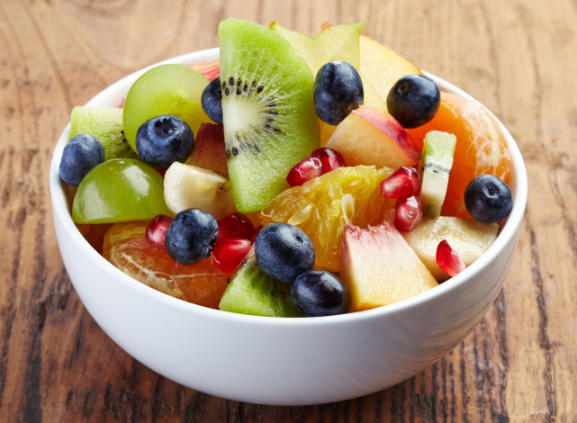 Обои картинки фото еда, мороженое,  десерты, ягоды, фрукты, фруктовый, салат