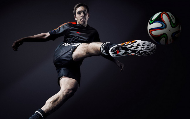 Обои картинки фото спорт, футбол, фон, игрок, мяч
