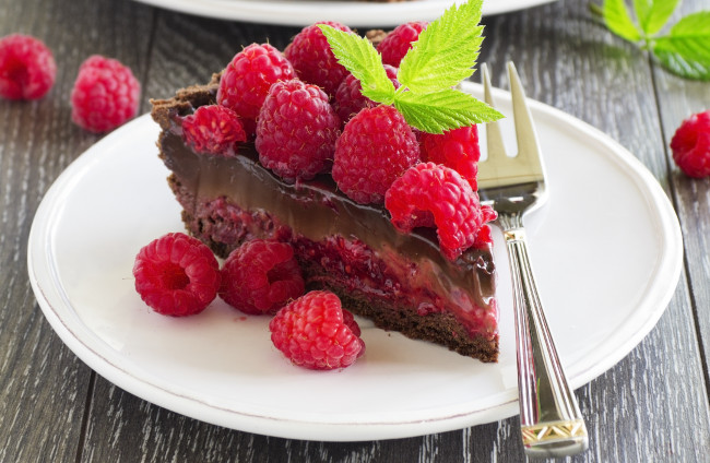 Обои картинки фото еда, торты, кусок, малина