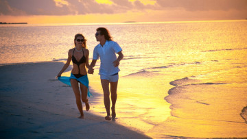 Картинка разное мужчина+женщина влюбленные закат море