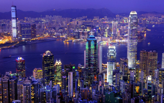 Обои картинки фото города, гонконг , китай, огни, небоскребы, река, город, здания, дома