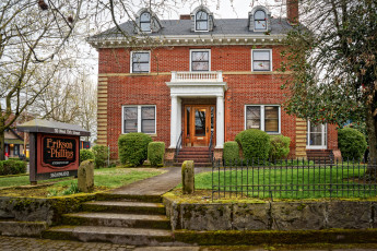 Картинка города -+здания +дома загородный дом