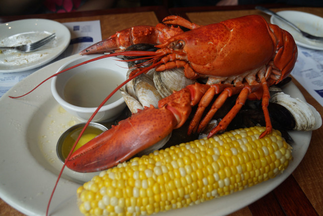 Обои картинки фото еда, рыба,  морепродукты,  суши,  роллы, омар