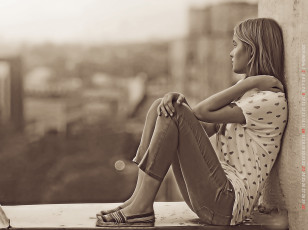 Картинка календари компьютерный+дизайн девушка женщина сидеть calendar 2019 профиль