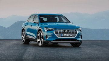 Картинка audi+e-tron автомобили audi голубой площадка горы
