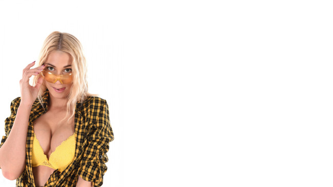 Обои картинки фото девушки, sharon white, sharon, white