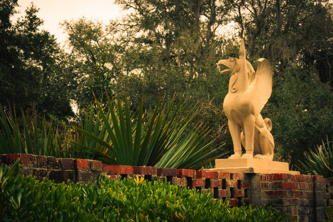 Обои картинки фото разное, рельефы, статуи, музейные, экспонаты, дракон