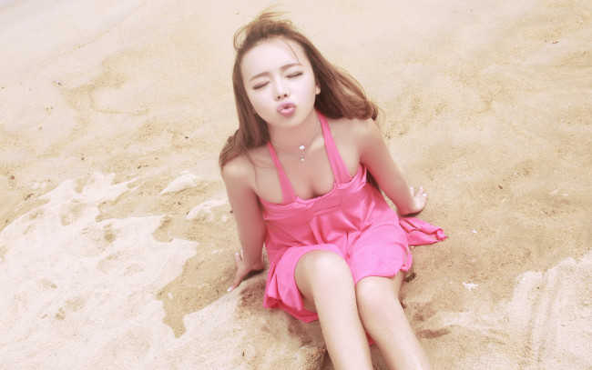 Обои картинки фото музыка, pei, ziqi, zi, qi, азиатка, песок, море