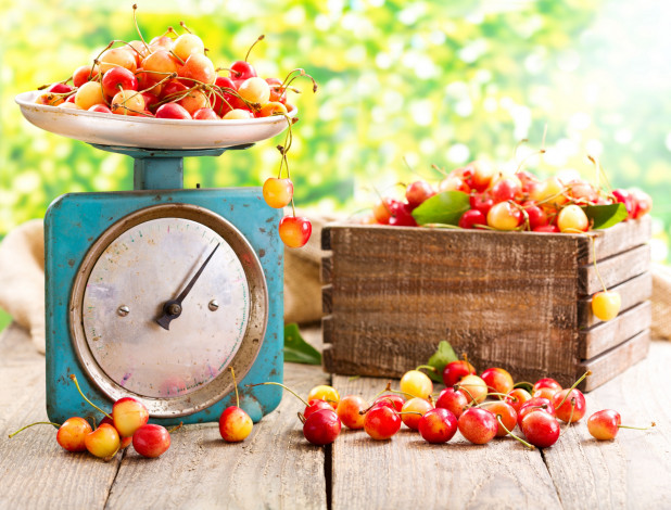 Обои картинки фото еда, вишня,  черешня, листики, ящик, черешня, весы
