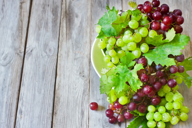 Обои картинки фото еда, виноград, ягоды