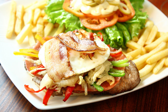 Обои картинки фото еда, вторые блюда, фри, бекон