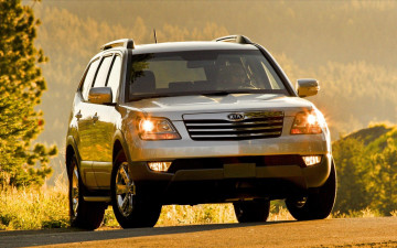 Картинка kia+borrego автомобили kia свет лес деревья осень серебристый джип киа
