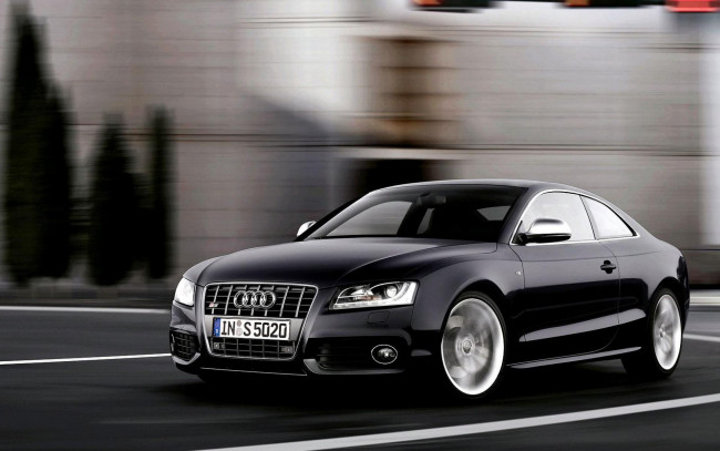 Обои картинки фото автомобили, audi, черный, ауди, скорость, шоссе, дорога