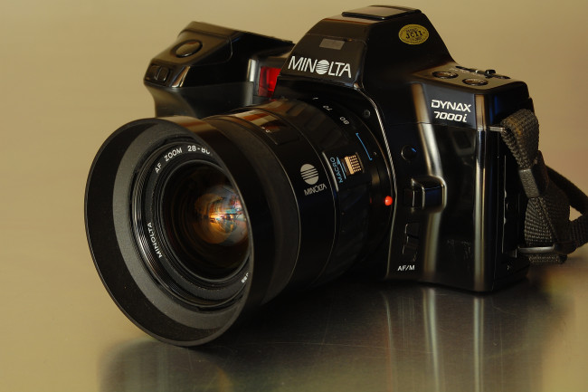 Обои картинки фото бренды, konica minolta, фотокамера