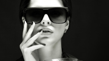 Картинка девушки -unsort+ Черно-белые+обои