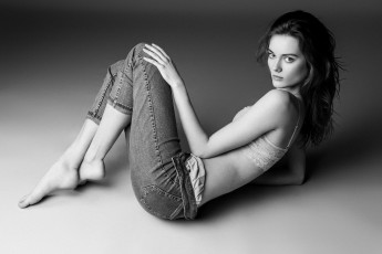 Картинка monika+‘jac’+jagaciak девушки monika+jac+jagaciak джинсы черно-белая модель monika jagaciak