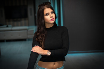 Картинка девушки -unsort+ брюнетки +шатенки макияж брюнетка портрет кофта красотка прическа