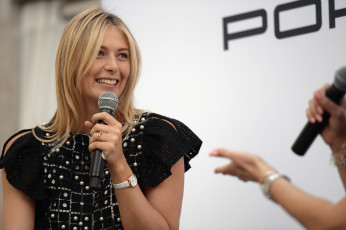 Картинка девушки мария+шарапова спортсменка блондинка улыбка микрофон