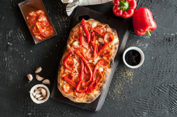 Картинка еда пицца зелень сыр помидоры начинка