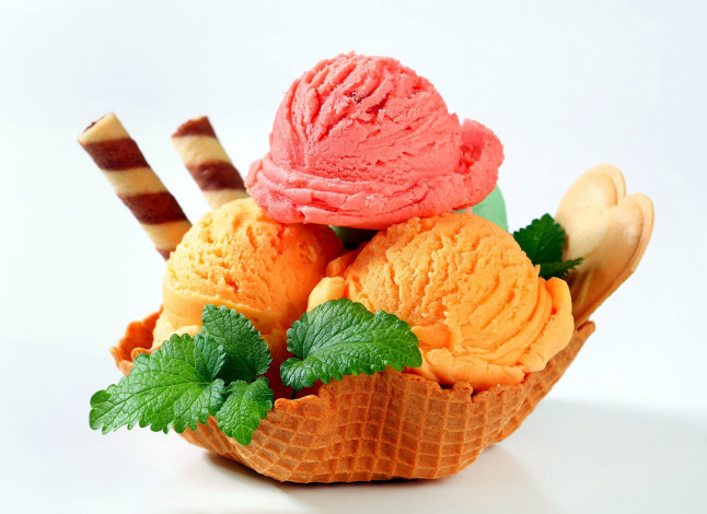 Обои картинки фото еда, мороженое,  десерты, лакомство, мята, печенье, вафли