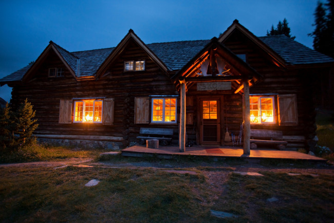 Обои картинки фото канада, города, - здания,  дома, свет, скамейки, дерево