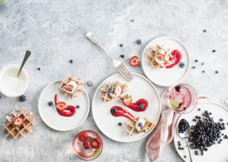 Картинка еда мороженое +десерты ягоды вафли десерт