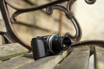 обоя бренды, sony, фотоаппарат, скамейка, камера