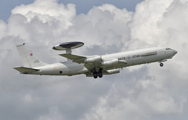 Обои картинки фото boeing e3a, авиация, боевые самолёты, ввс