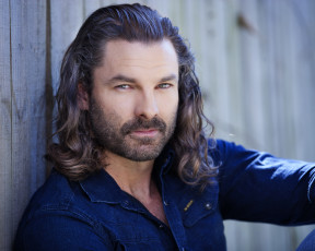 Картинка мужчины -+unsort лицо актер guy williams забор рубашка борода