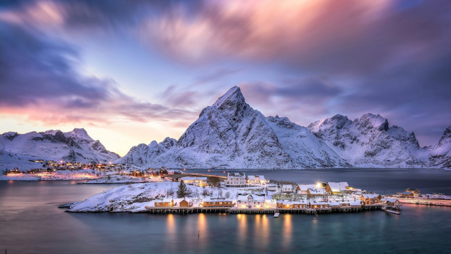 Обои картинки фото города, лофотенские острова , норвегия, горы, фьорд, дома, зима, снег