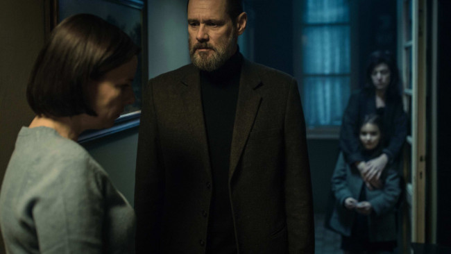 Обои картинки фото кино фильмы, dark crimes, семья, разговор, коридор