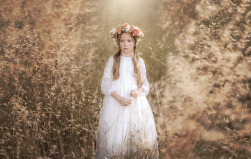 Картинка разное дети девочка венок платье трава