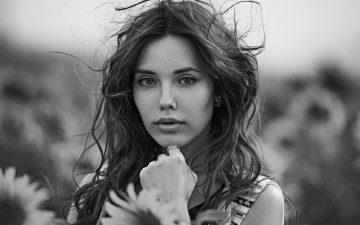 Картинка девушки -+черно-белые монохром