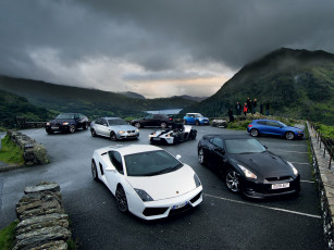 Картинка автомобили разные вместе