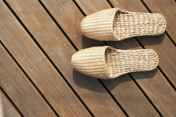 Картинка разное одежда обувь текстиль экипировка тапочки