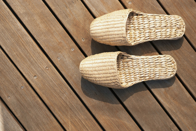 Обои картинки фото разное, одежда, обувь, текстиль, экипировка, тапочки